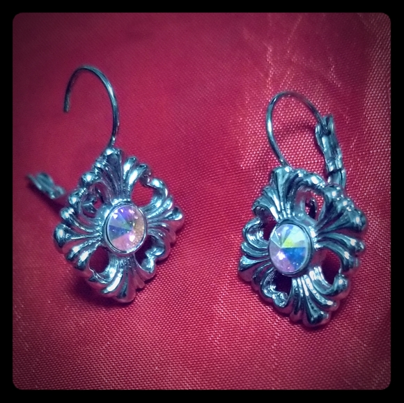 SILVER EARRINGS - Picture 1 of 2